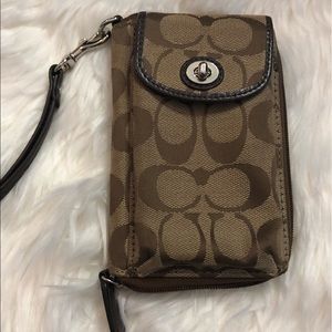 Signature Coach Wallet Phone Case